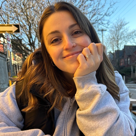 Meet your Posher, Kasey - Picture 1 of 1